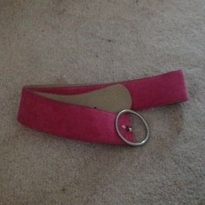 Leather magenta Lacoste belt 🐊