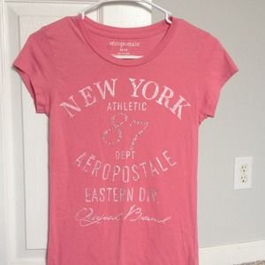 Aeropostale shirt sleeve fitted T-shirt.