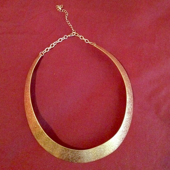 Gold necklace - Picture 1 of 3