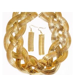 Glitz & Glam collar necklace