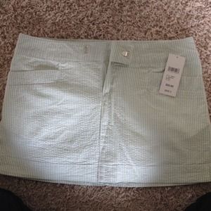 NWT green sear sucker skort