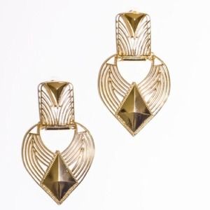 Gold Show out earring