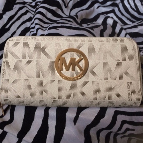 Vanilla wallet double zipper