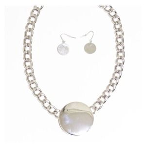 Silver medallion necklace set