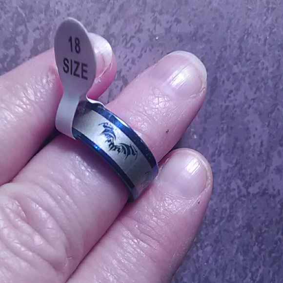 Batwing ring - Picture 3 of 3