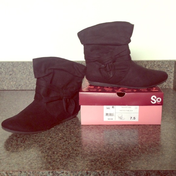 Black textile ankle boots!