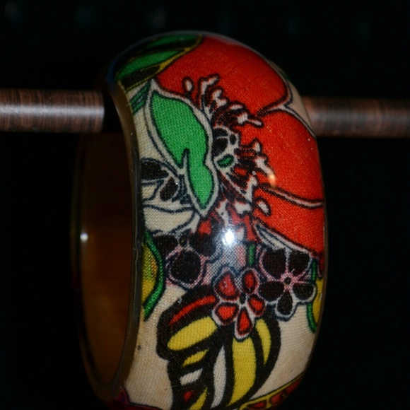 Vintage Lucite Bracelet. Vibrant colors!