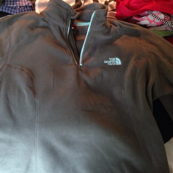 North face pullover