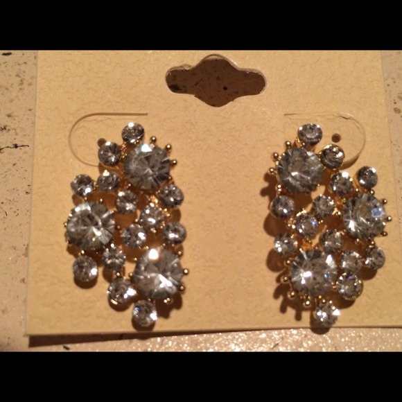 Bling cluster earrings - Picture 2 of 2