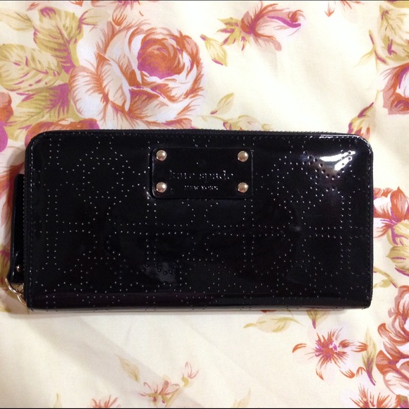 🎉SALE! Auth kate spade Metro Perforated Wallet