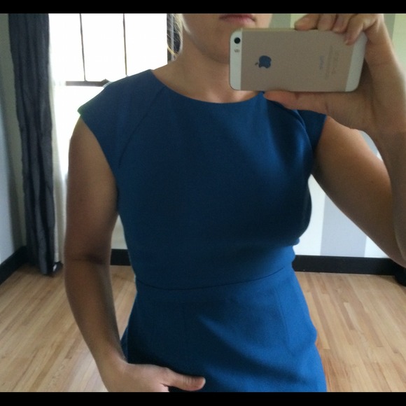 Elie Tahari Pencil Dress - Picture 4 of 4