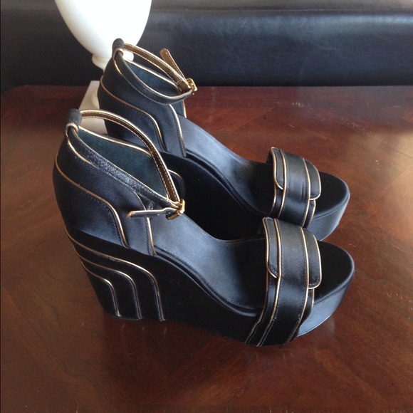 Authentic Tory Burch Wedge Shoes - Picture 2 of 4