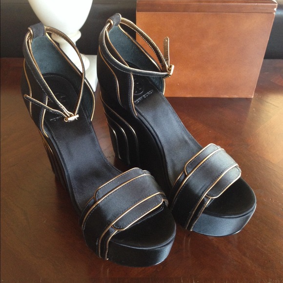Authentic Tory Burch Wedge Shoes - Picture 3 of 4