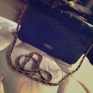 Black vintage purse w/gold chain