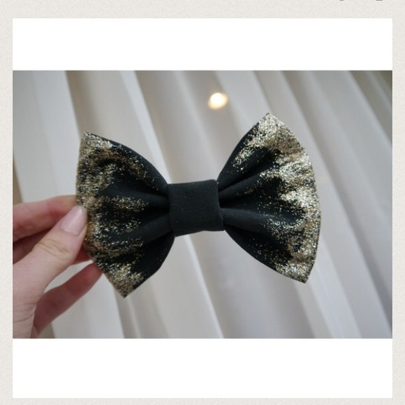 Black glitter bow and multicolored small bundle