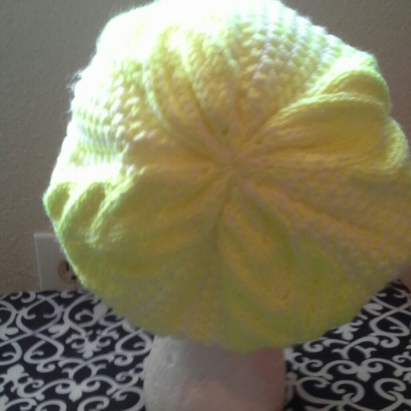 Neon yellow hat - Picture 2 of 3