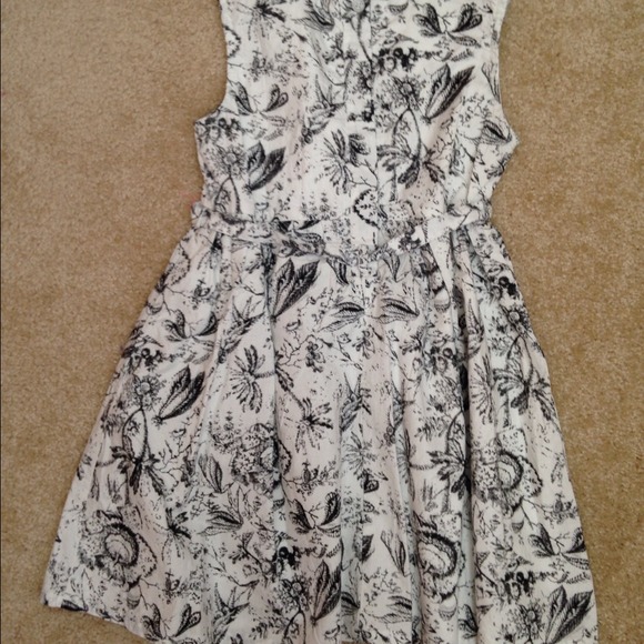 Dress - Picture 3 of 3