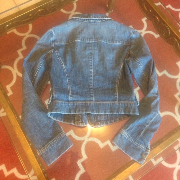 Denim Cropped Jacket - Picture 2 of 4
