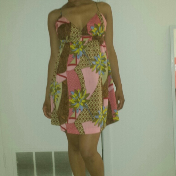 Dresses - Picture 2 of 2