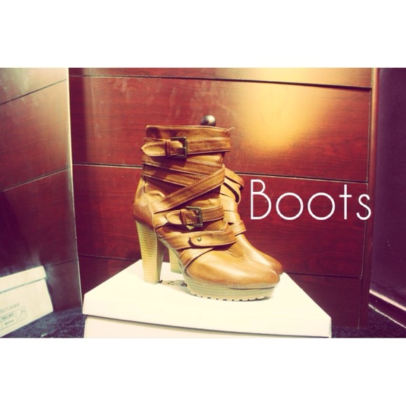 Chestnut Boots