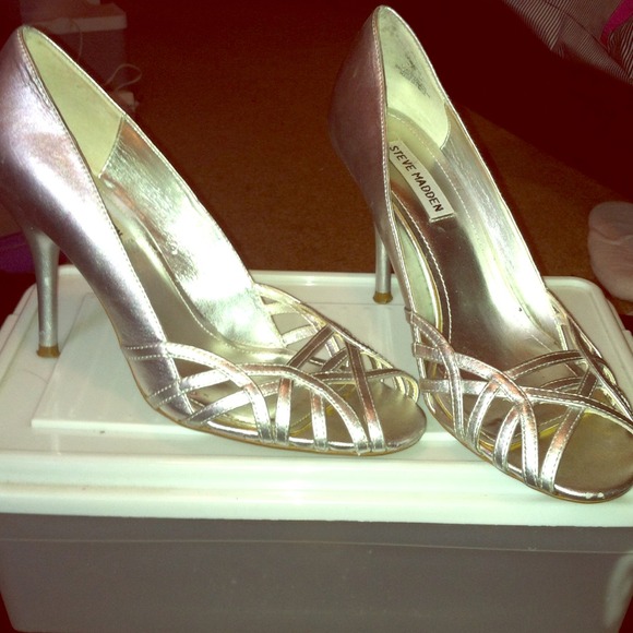 Sexy silver heels