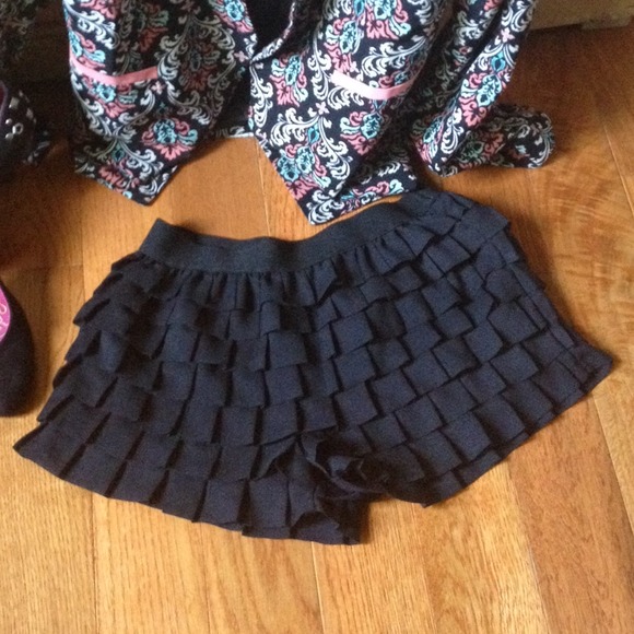 Blazer - Picture 2 of 2