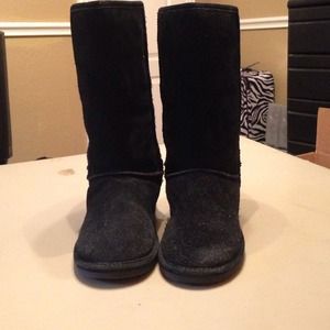 Black boots