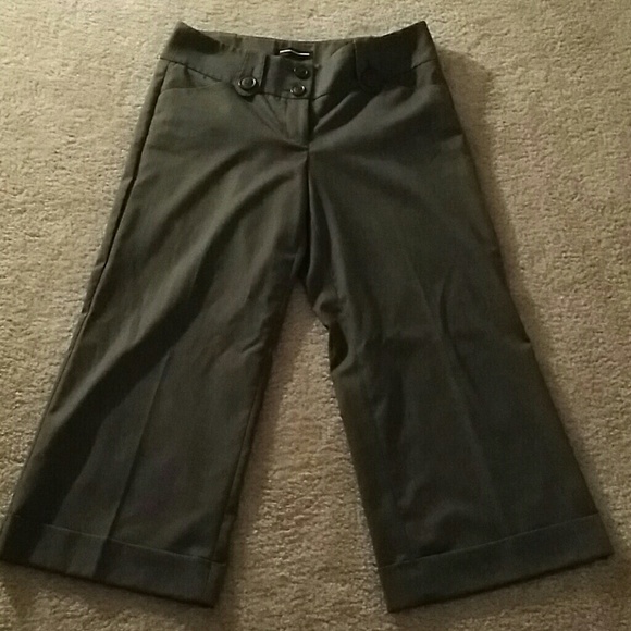 ***SOLD!!***Express Editor Capris