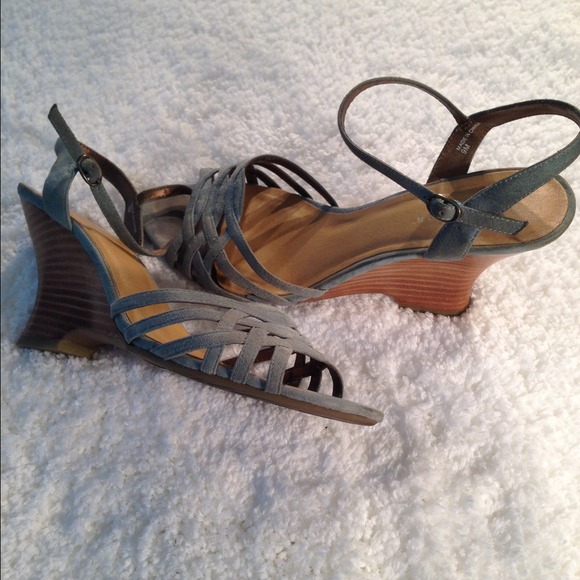 Was $15 Size 9 Kenneth Cole Sandals