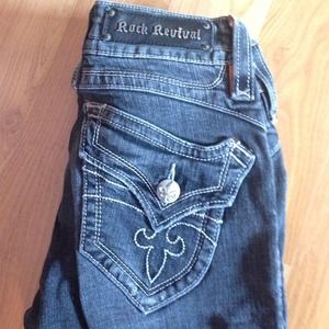 Rock revival charcoal colored skinny jeans