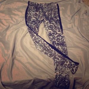 Blue leopard leggings
