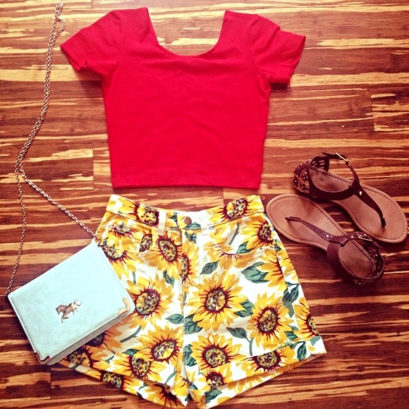 DISCOUNTED ONLY TODAY!!!American apparel crop top!