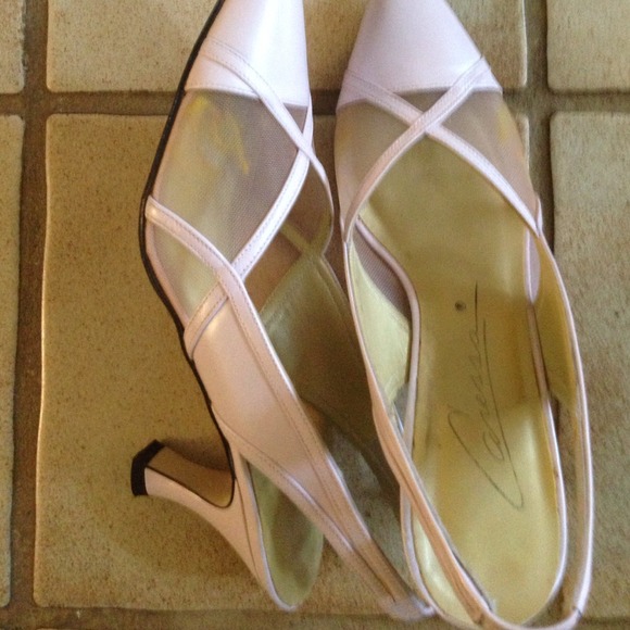 Pale pink luster marquis style sling back shoe - Picture 2 of 6