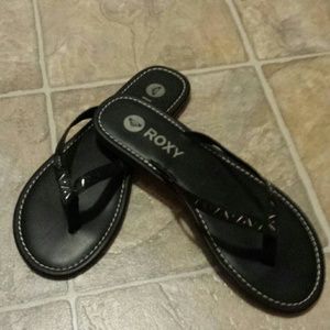 Roxy flip flops (8)  NWOT