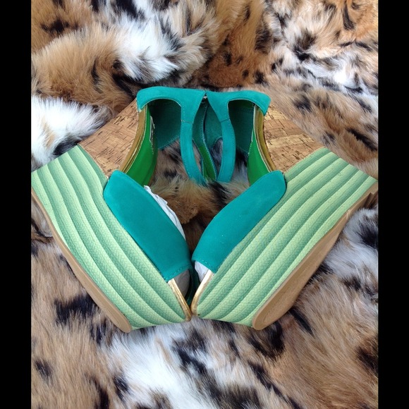 Teal Cork Wedges. Love the zipper on the back heel - Picture 2 of 4