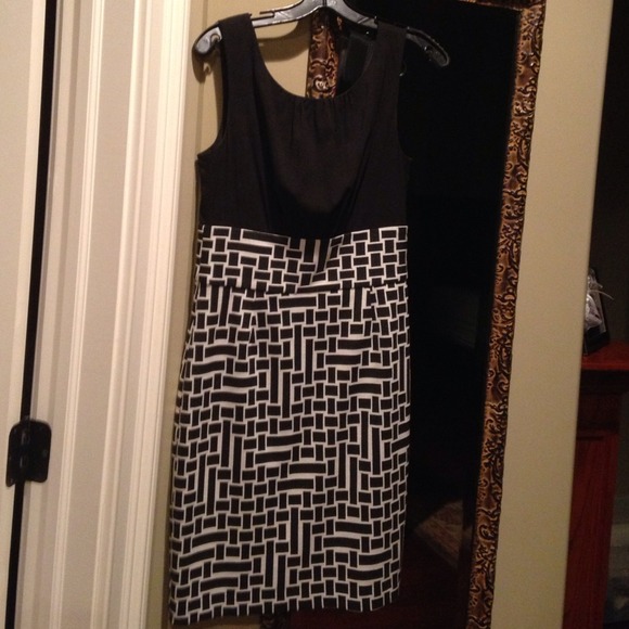 Trina Turk!! Beautiful classy dress