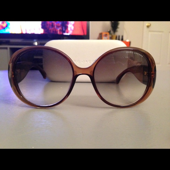Marc Jacobs sunglasses.