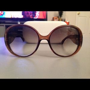 Marc Jacobs sunglasses.