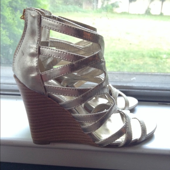SOLD ❗️Greek Roman Style Gold Vegan Strappy Wedges - Picture 2 of 4