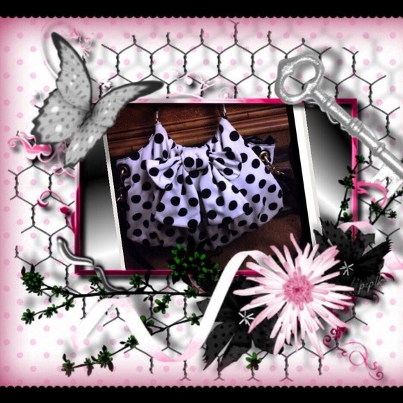 💋SOLD💋LULU HANDBAG🍇