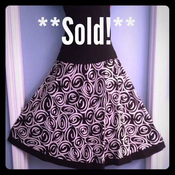 **Sold!** Full Circle Black & White Skirt