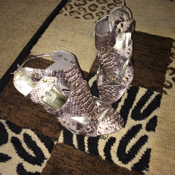 snakeskin steve madden heels