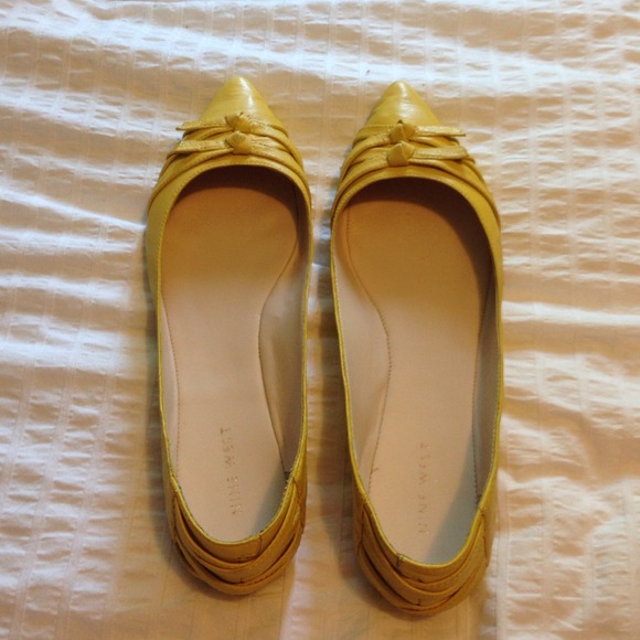 Nine West yellow pointy flats leather 10.5
