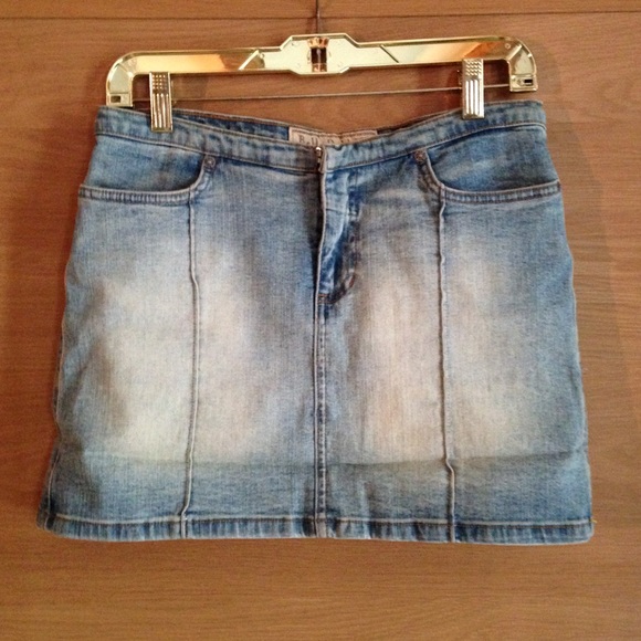 Bella Dahl Low Rise Y2K Vintage Chic Denim Mini Skirt