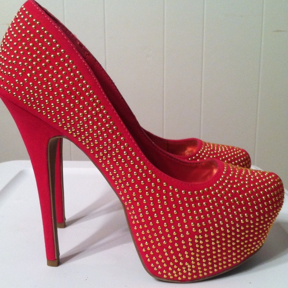 Hot Pink Studded Posh Pumps - Picture 2 of 4