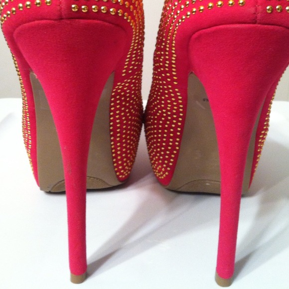 Hot Pink Studded Posh Pumps - Picture 3 of 4