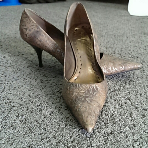BCBGirls - floral texture heels