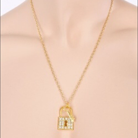 Lock and key necklace - Picture 1 of 2