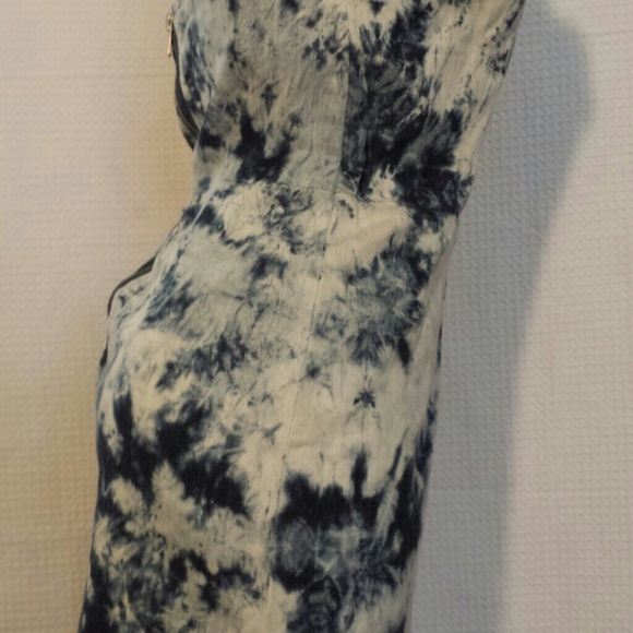 Paris blues denim dress. - Picture 3 of 4