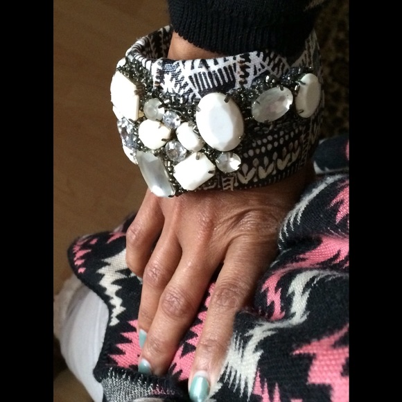 Statement Piece! - Picture 3 of 4